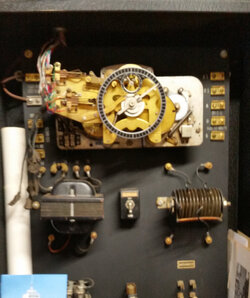 Trying to understand two IBM ITRC master clocks in one system from 1945 ...
